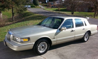 Illustration for article titled 1997 Lincoln Town Car: Large Scale Justification